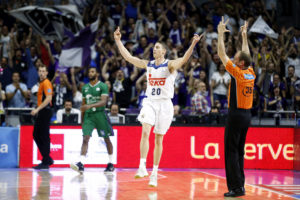 jaycee carroll destroza a unicaja