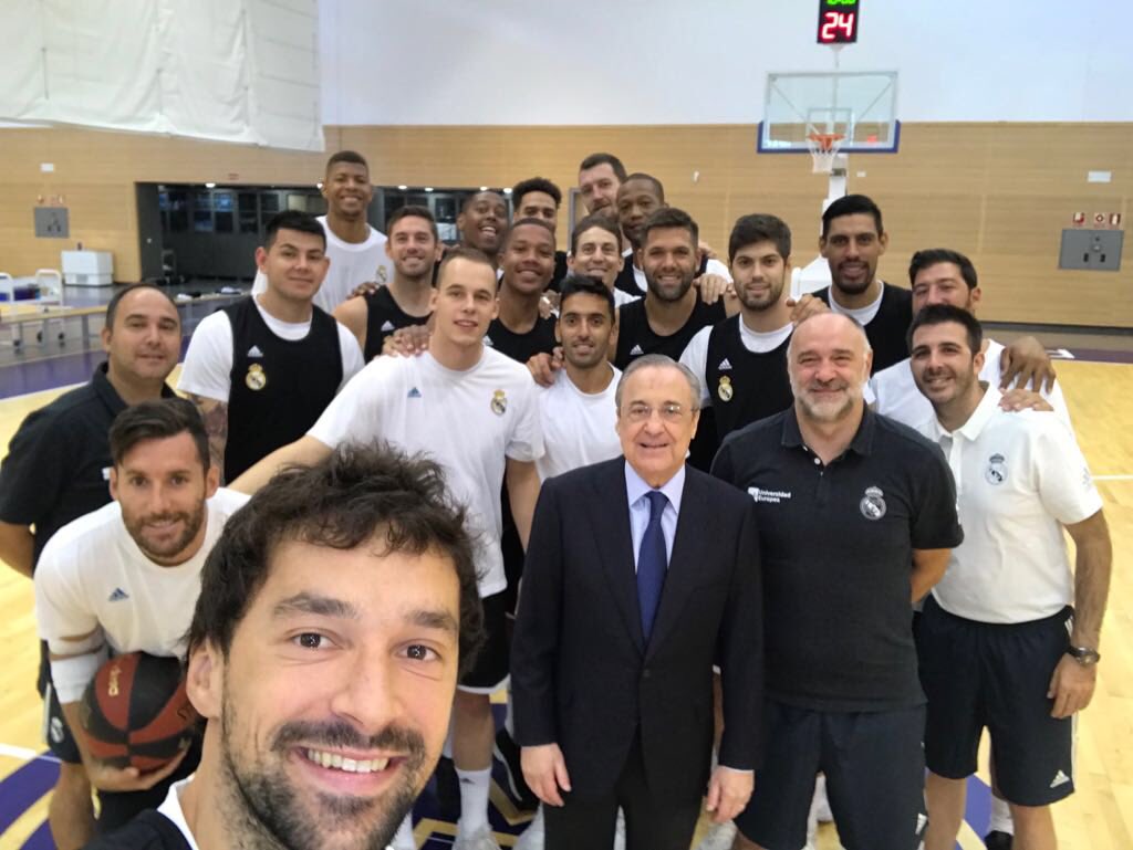 foto de familia llull real madrid baloncesto