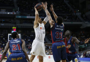 gustavo ayon real madrid baskonia