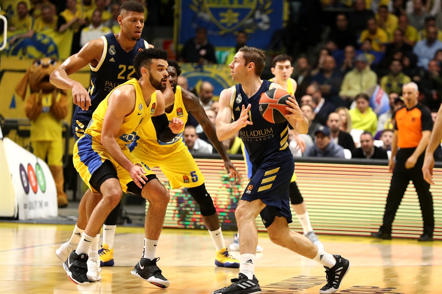 fabien causeur y tavares frente a maccabi se rompe la racha